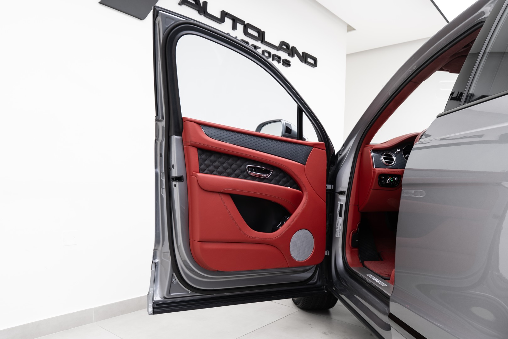 2023 BENTLEY BENTAYGA AZURE | GCC | MAIN DEALER WARRANTY SERVICE